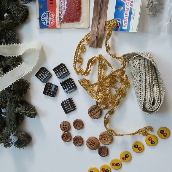 Trimmings Sewing Buttons Sets Beads Spacers Holiday Vintage Accessories - Picture 12 of 16